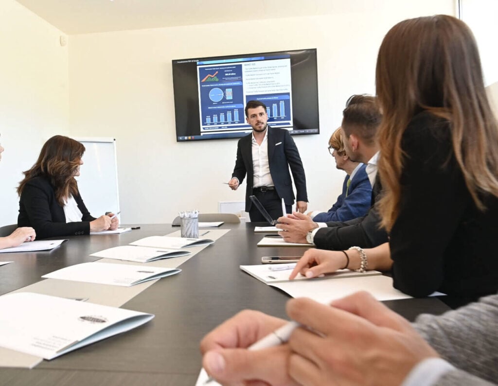 Силвия Чечини, част от Jimmy Tartufi company